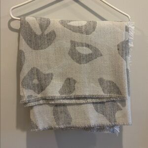 Anthropologie Camo Oversized Blanket Scarf Wrap Frayed Edges Gray White 52"x52"